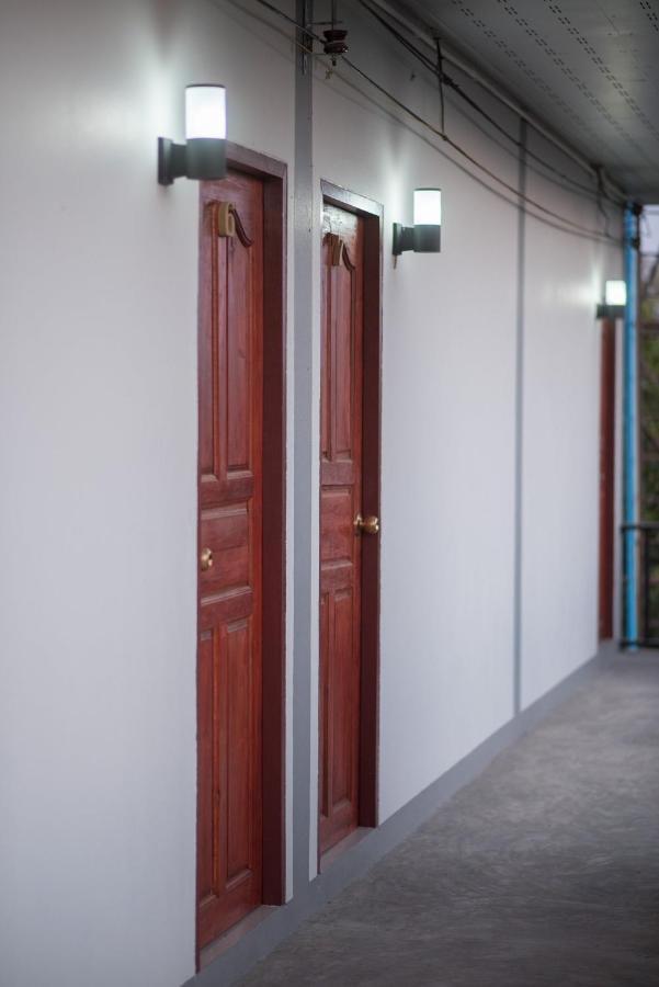 Yoji House And Cafe Hostel Ban Wiang Exterior photo