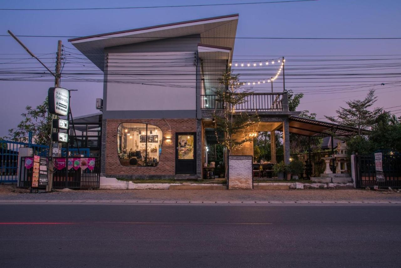 Yoji House And Cafe Hostel Ban Wiang Exterior photo